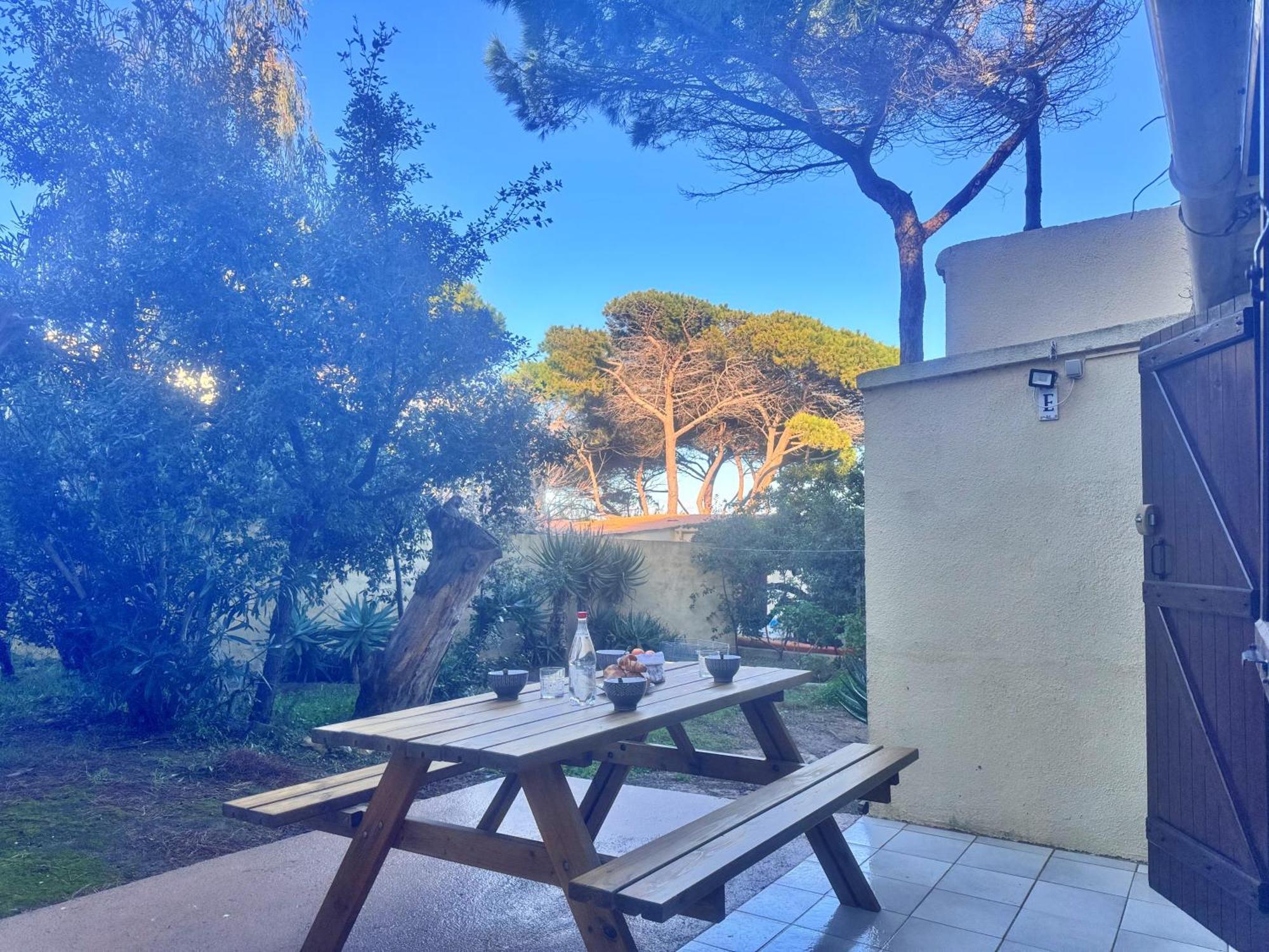 Les Pieds Dans L'Eau T2 E Apartment Calvi  Exterior foto